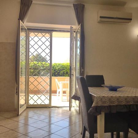 Lizzies Hus Apartment Fiumicino Luaran gambar