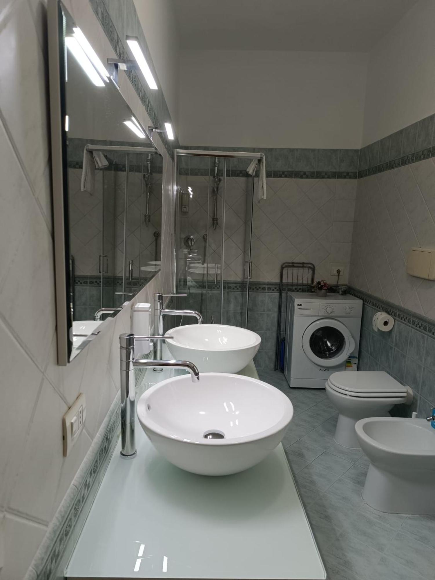 Lizzies Hus Apartment Fiumicino Luaran gambar