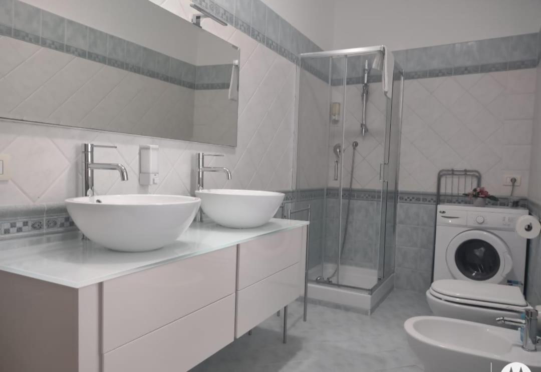 Lizzies Hus Apartment Fiumicino Luaran gambar