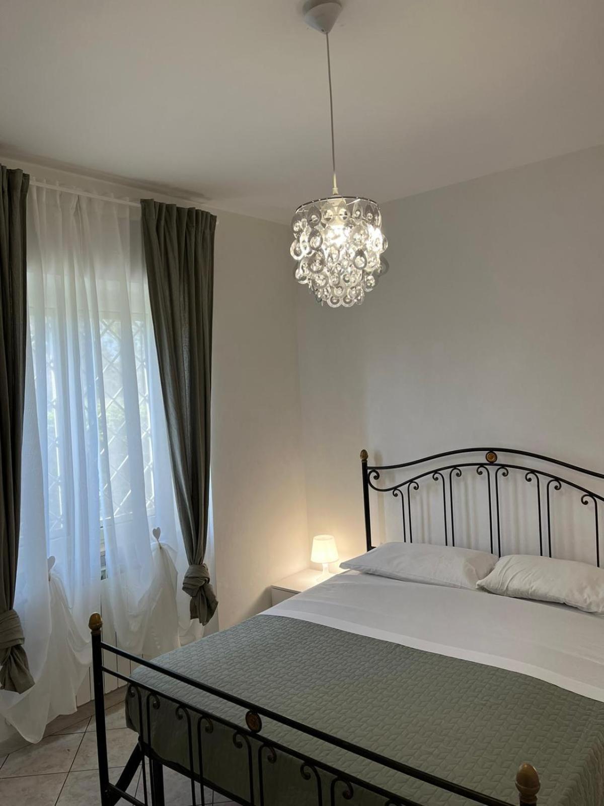 Lizzies Hus Apartment Fiumicino Luaran gambar
